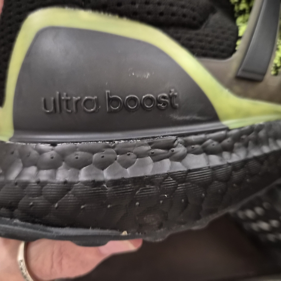 Adidas Men's Black and Green Running Shoes - Picture 12 of 13